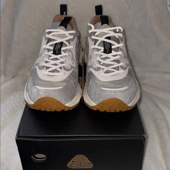 NWT Flower Mountain SOLIN UNI
Suede and technical fabric sneakers - Light grey - Picture 8 of 15